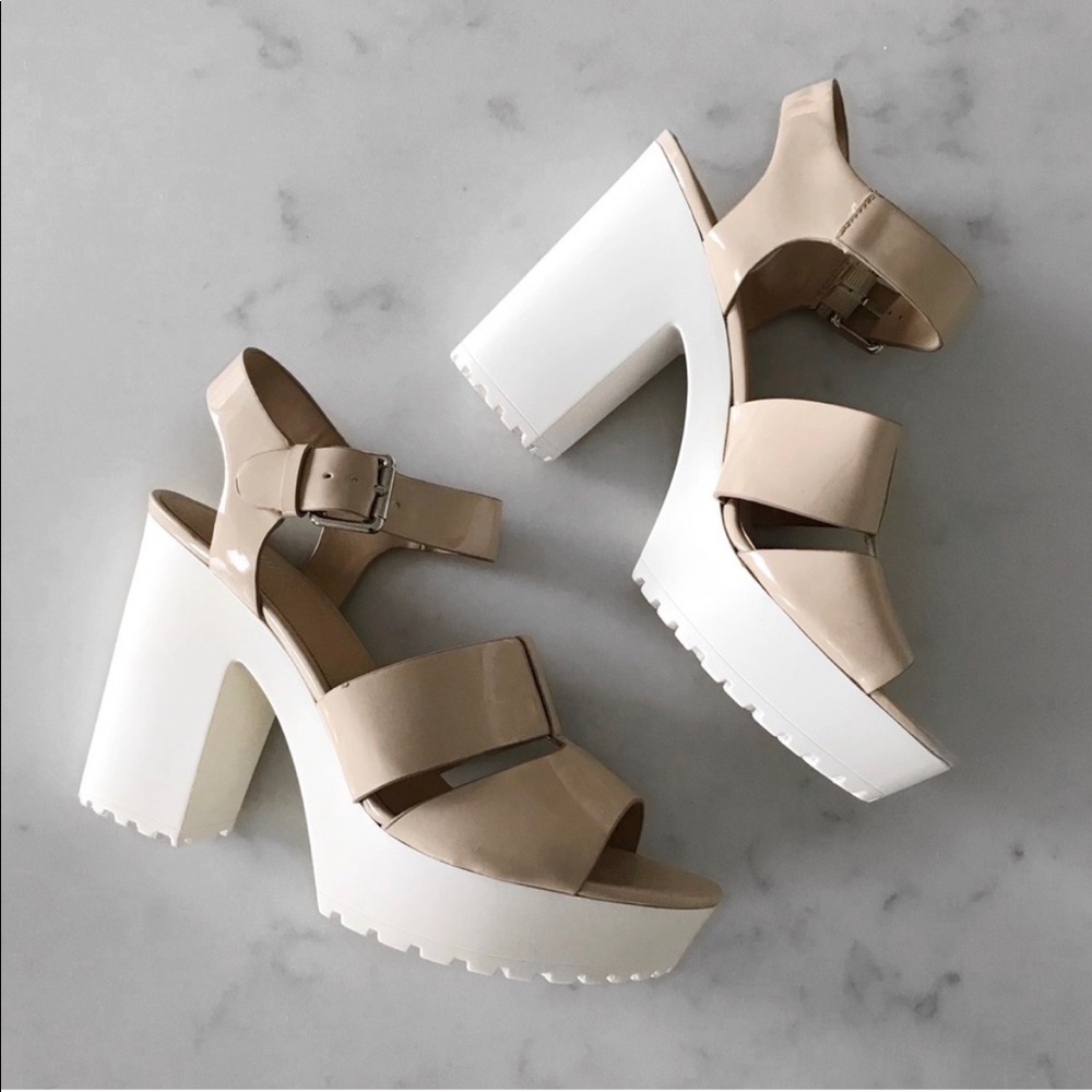 [Boutique] Ivana Log Sole Strappy Nude Heel Size 10